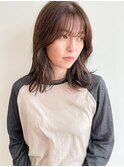グレージュカラー斜めバングシルキーベージュデザインカラー