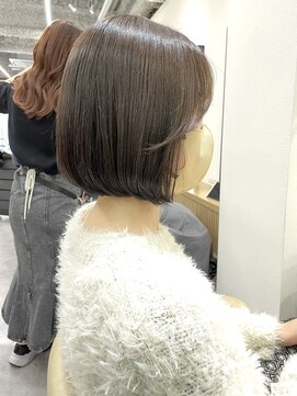 ロンドプロフィール 浦和(Lond profil) 顔まわりカット　ボブスタイル　オリーブカラー