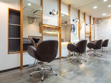 アムールヘア(Amour hair)の雰囲気（駐車場完備！お車でも是非ご来店ください◎）