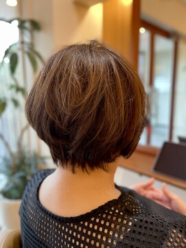 カームヘアー(Calm hair) ひし形ショートボブ