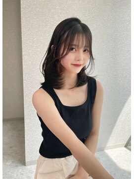 リリー(Lilley) くすみベージュ×姫カットレイヤー×韓国風巻き【ayana】