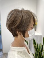 エレ 博多(ere)&nbsp;ショートボブ/レイヤーカット白髪ぼかし博多