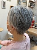 アシンメトリーなショート
