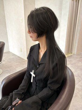 ジル(JiLL.) 美髪暗髪ロングクラゲウルフスタイル【広島/本通】