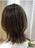 白髪ぼかし　コントラストハイライト　ベージュ　ウルフカット