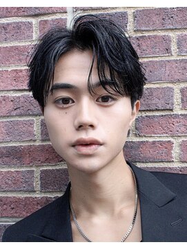 オーシャントーキョー ホワイト 原宿(OCEAN TOKYO WHITE) かき上げセンターパートニュアンスパーマビジネスサイドパート