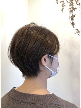 テント 上大岡(tento)の写真/大人のショートは、横顔と後ろ姿まできれいに