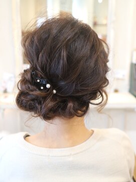 シェア(SHARE hair make works) 【結婚式ヘアセット】ゆるシニヨン