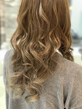 ヴォージュリアン(VOGES LIEN) アディクシー×ベージュ