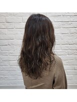 ミグバイリグ(MIG×LIG)&nbsp;パーマ　モノトーンアッシュ　ハイライト