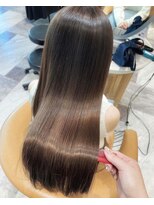 プアメリア 名古屋(Puamelia)&nbsp;縮毛矯正髪質改善切りっぱなしレイヤーイヤリングカラー白髪染め