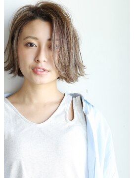 ソロ(soLo) soLoベージュカラー×ボブ