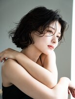 シエカ(CIECA.)&nbsp;黒髪/ボブルフ/ネビージュ/小顔/ワンレン/スペインカール