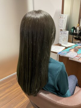 アミカ シーモール店(Amica) オリーブカラースタイル