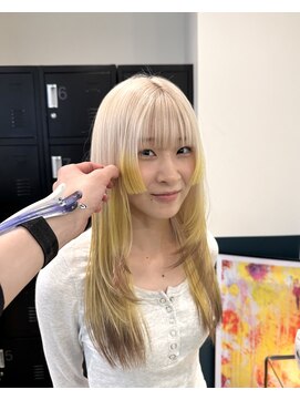 ヘアーブレイス(hair brace) 2ブリーチ　ホワイト×デザインカラーstylist聖斗