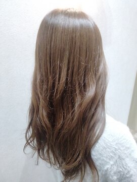 ネーヴェ(neve) 柔らか透明感ブラウン×ゆるウェーブロング