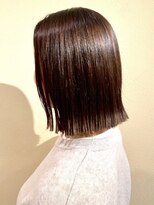 ヘアーグロウ 30代切りっぱなしボブ前髪なしボブかき上げボブオリーブブラウン