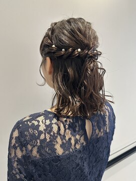 カウチ ヘアー ドレッシング(COUCH Hair Dressing) やわらかなツヤ感が魅力のピンクブラウンカラー