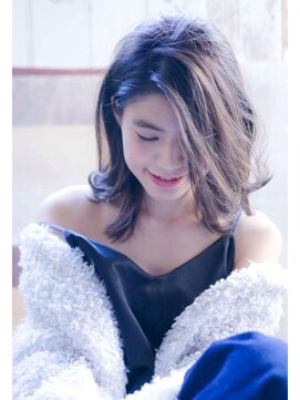 テイラー(Taylor) 【Taylor】大宮　サイドパートレイヤー×フォギーベージュ