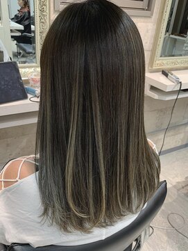 グロウ 上野御徒町(grow) 耳かけ/フォギーベージュ/マッシュウルフ/外ハネ[上野/御徒町]