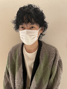 オアシスアヴェダ(OASIS AVEDA) 巻きすぎず巻き強めのパーマヘア（ベースはウルフチック）