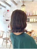 赤みを抑えた明るめマットブラウン