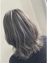 アムール(Amour)&nbsp;白髪ぼかしハイライト/シルバー
