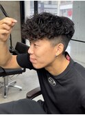 スペインカール　メンズ　パーマ　眉カット　フェード