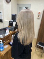 ミラシィ 成田(Mirashy)&nbsp;ハイライトカラーミルクティーベージュレイヤーカット