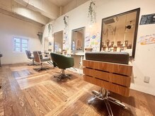 きいろのゾウの雰囲気（アンティークのデザインでカフェにいる様な気分になります♪）