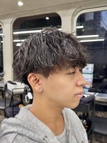 ニコ トウキョウ ロジック(nico TOKYO Logic)&nbsp;波巻きパーマセンターパートスパイラルパーマツイストパーマ韓国