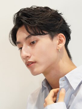 テン 心斎橋(tenn.) 難波フェザーパーマフェザーショートセンターパート20代緩め色気