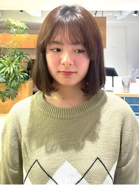 オーシャン(Ocean) ミルクティーベージュ ボブ 前髪カット ブリーチダブルカラー