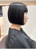 プツッとラインが可愛い切りっぱなしボブ