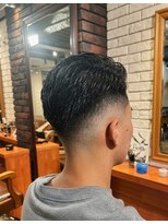 ヘアメイク フレンシア(hair make flencia) 清潔感溢れる大人のフェード×アップバング【222スタイル】