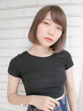 ルティア(Lutia) 斜めバング　ナチュラルボブ　あ
