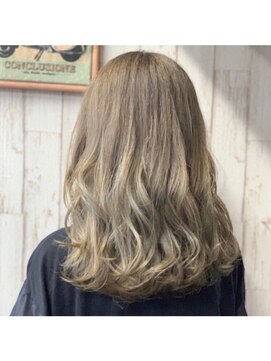 ジーキャトル(G-quatre) ハイトーンカラー *