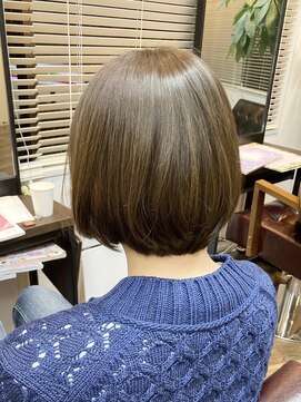 ベッカ(Becca) 小顔ボブ