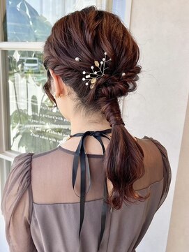 ポジ(poji) 編みおろし　ヘアアレンジ　結婚式　お呼ばれヘア　三つ編み
