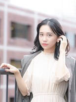 ララルーモ 渋谷公園通り店(LaLarOomo)&nbsp;耳掛けセンターパート×濡れ髪外ハネミディ