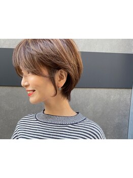 【浜町アーケード内】立体感×こなれ感で上品なオトナ女性スタイル！落ち着いた雰囲気でリラックス。