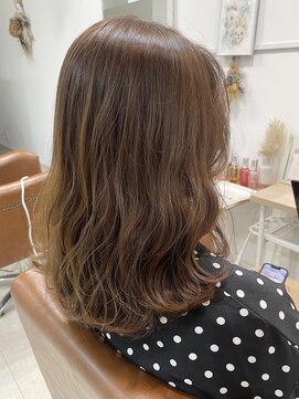 ラナニ(Lanani) 艶髪アッシュベージュ