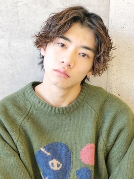 キアラ(Kchiara) センター分け波巻きツイスパ_ツイストスパイラル福岡天神佐野