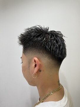 ザ フェイダーズ(The Faderz) 束感ツーブロックマッシュスキンフェードアップバング