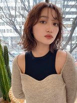 ベイルーム(BAYROOM by HONEY omotesando)&nbsp;ウエーブパーマ　クセ毛風　キャラメルベージュ