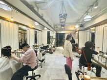 ヘアーアンドメイク フォルス(HAIR&MAKE FORS)の雰囲気（週１回のレッスン会でペースに合わせたしっかりとした技術指導☆）