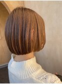 20代30代40代50代顔型補正の効いた前上がりボブ
