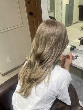 グラッジ 池袋(GLADGE) ミルクティーベージュ