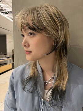 ピークアブー 銀座並木通り(PEEK-A-BOO) ウルフレイヤー デザインカラー 金髪 ブリーチ