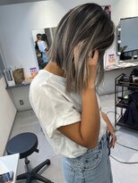 キング 高槻(K!ng) ハイライトカラーミルクティーベージュレイヤーカット